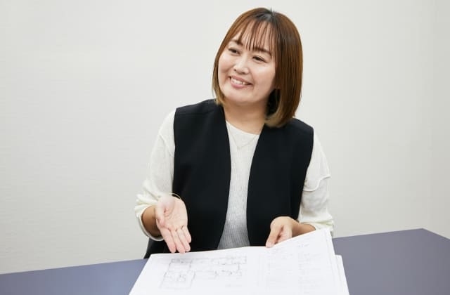 女性スタッフ 写真